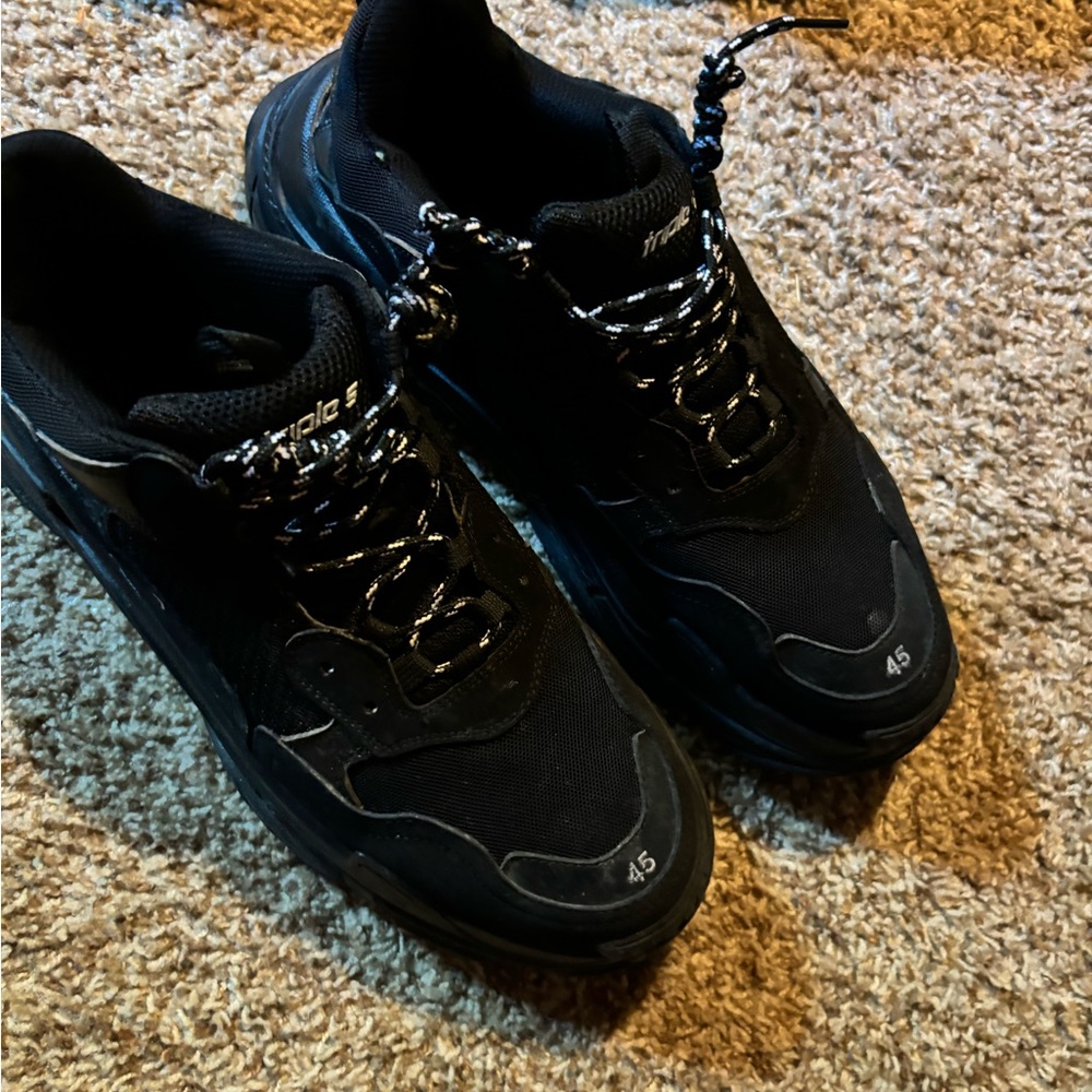 Balenciaga Black Chunky Sneakers triple S